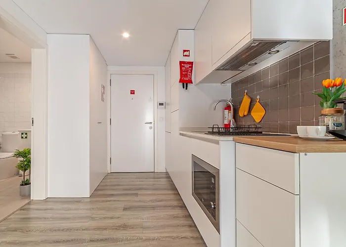 Felicidade Incl Parking By Sweet Apartment