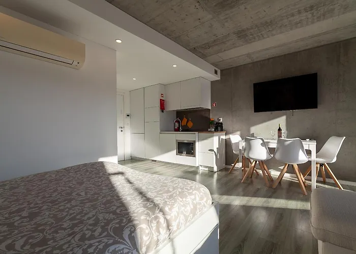 Felicidade Incl Parking By Sweet Apartment